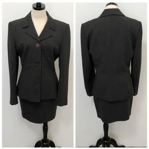 Vertigo Paris Pour la Ville Grey Skirt Suit